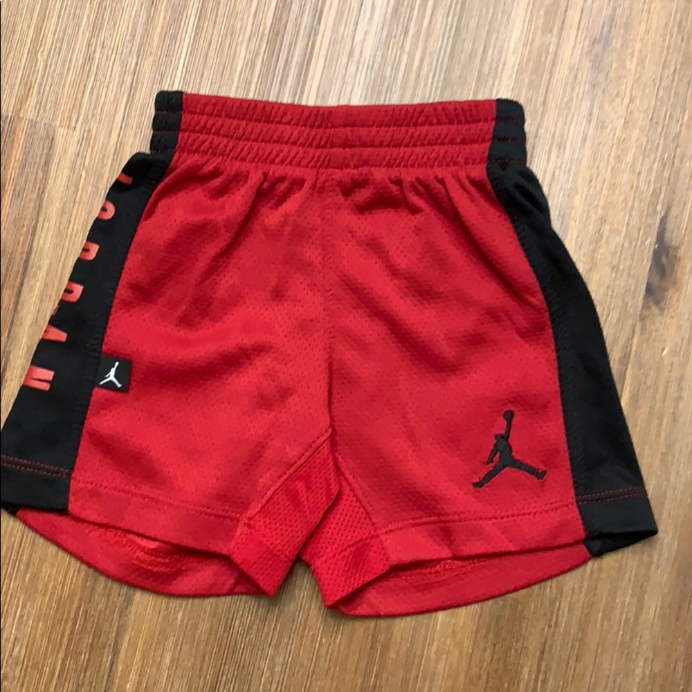 Nike Jordan mesh shorts black/red- 18M